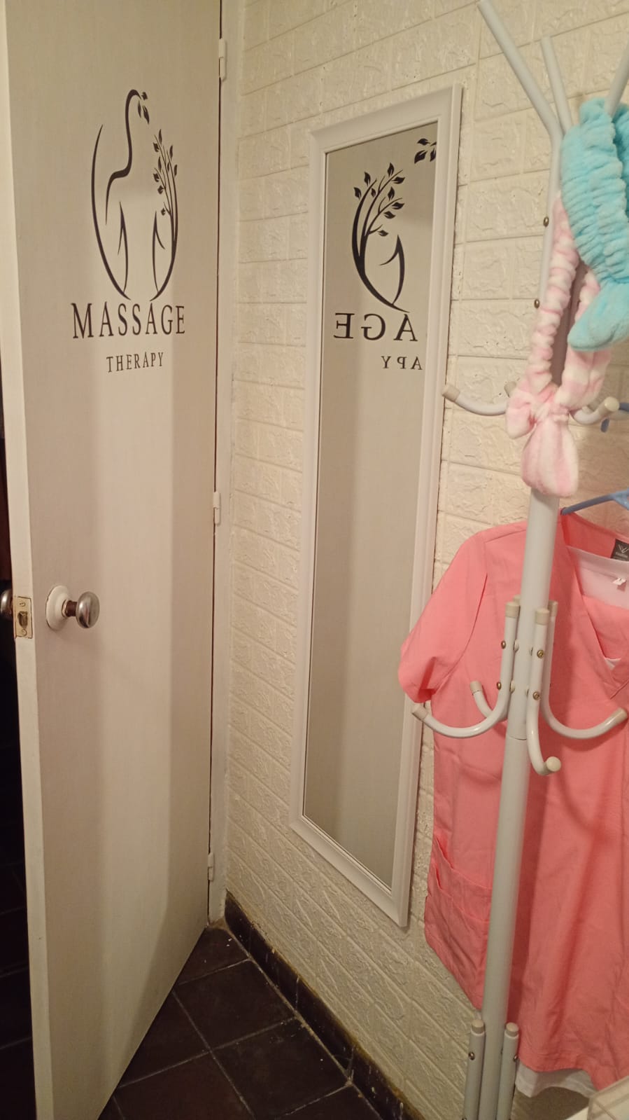 Consultorio 6: Iluminación cálida